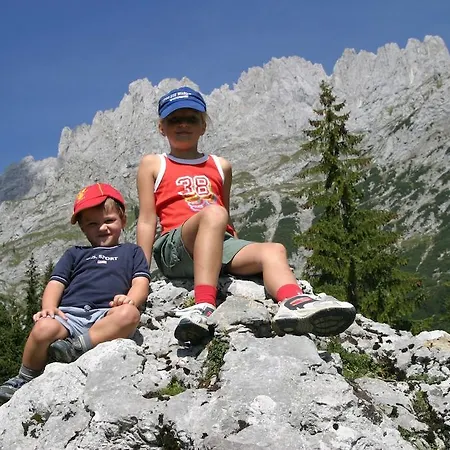 Schnapperhof בית הארחה